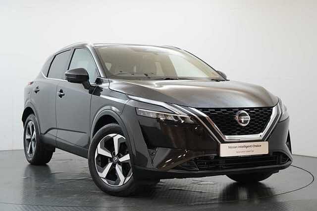 Nissan Qashqai 1.3 DIG-T MH 140 Premiere Edition with Glass Roof + Drive Assist Technology