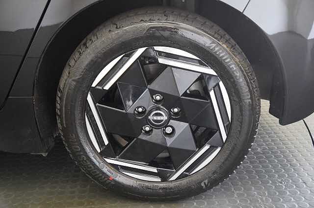 Nissan LEAF 39KW Acenta Auto with Rear View Camera and Apple + Android Integration