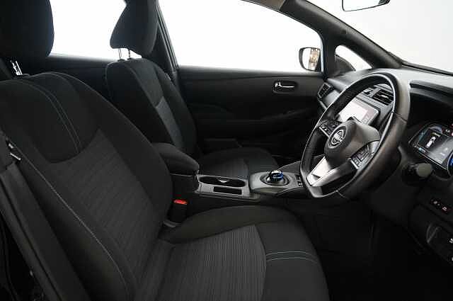 Nissan LEAF 39KW Acenta Auto with Rear View Camera and Apple + Android Integration