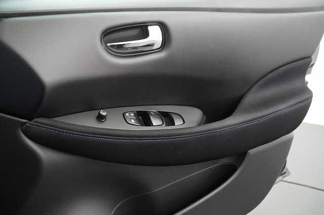 Nissan LEAF 39KW Acenta Auto with Rear View Camera and Apple + Android Integration