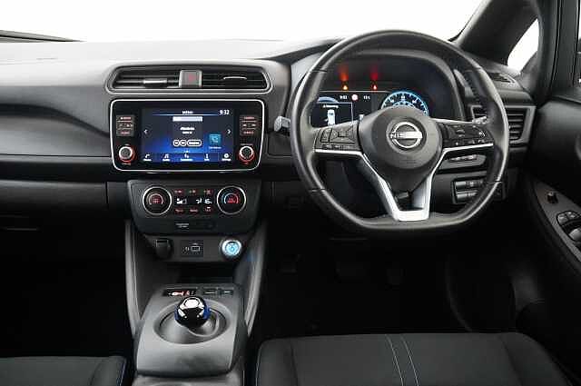 Nissan LEAF 39KW Acenta Auto with Rear View Camera and Apple + Android Integration