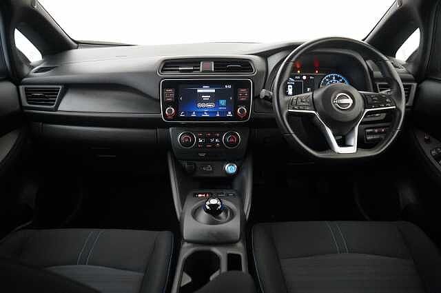 Nissan LEAF 39KW Acenta Auto with Rear View Camera and Apple + Android Integration