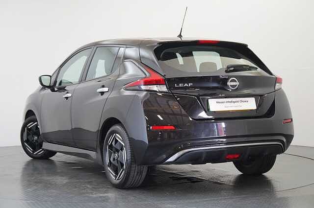 Nissan LEAF 39KW Acenta Auto with Rear View Camera and Apple + Android Integration