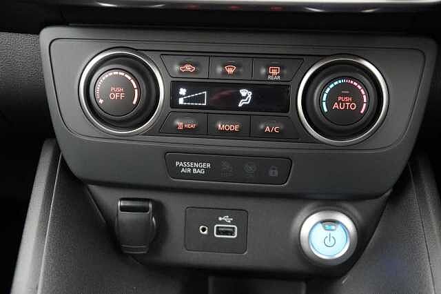 Nissan LEAF 39KW Acenta Auto with Rear View Camera and Apple + Android Integration