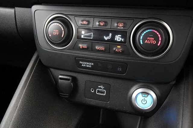 Nissan LEAF 40KW Acenta Auto with Intelligent Cruise Control and Rear View Camera