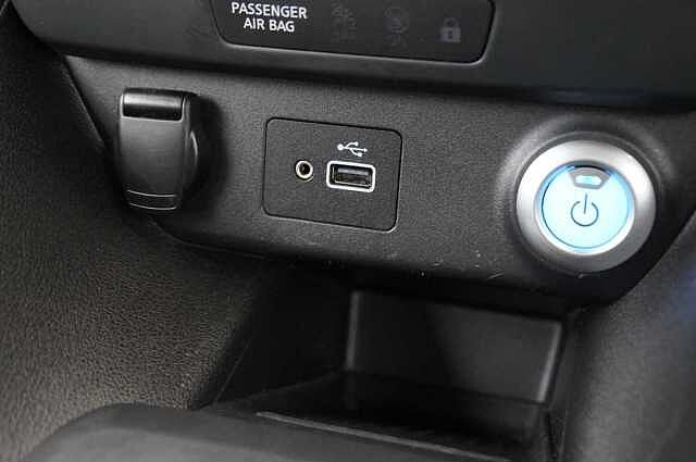 Nissan LEAF 40KW Acenta Auto with Intelligent Cruise Control and Rear View Camera
