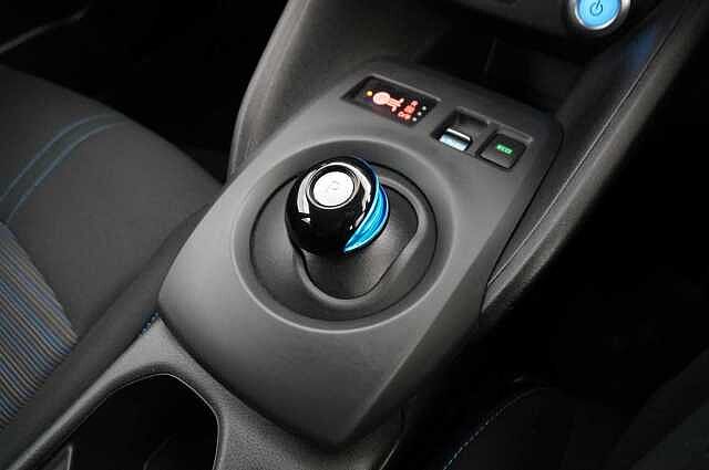 Nissan LEAF 40KW Acenta Auto with Intelligent Cruise Control and Rear View Camera