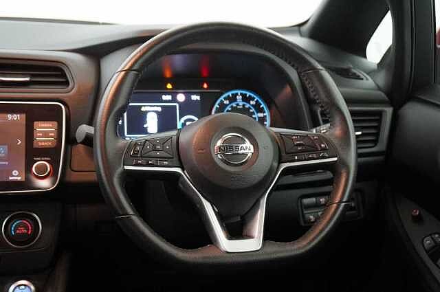 Nissan LEAF 40KW Acenta Auto with Intelligent Cruise Control and Rear View Camera