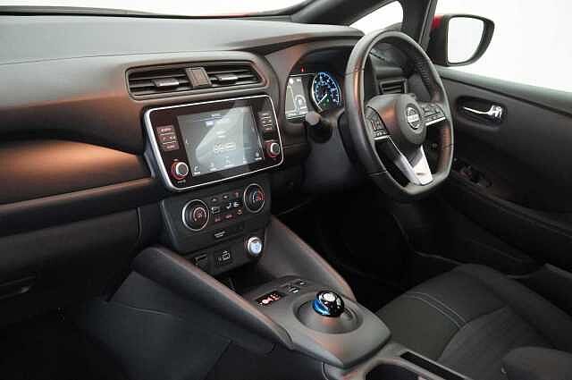 Nissan LEAF 40KW Acenta Auto with Intelligent Cruise Control and Rear View Camera