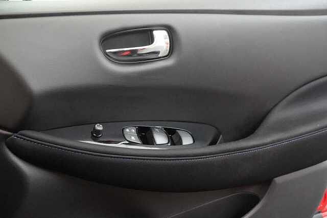 Nissan LEAF 40KW Acenta Auto with Intelligent Cruise Control and Rear View Camera
