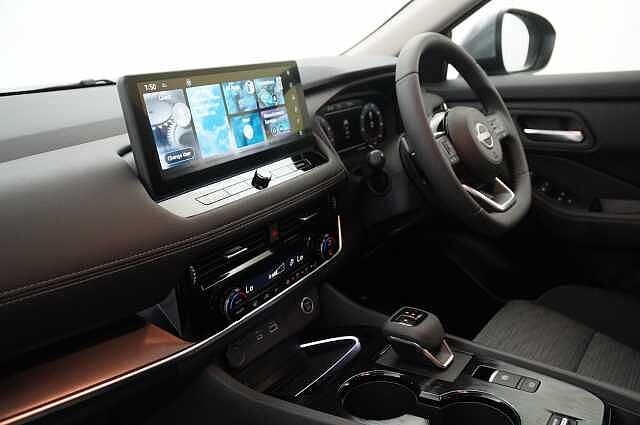 Nissan X-Trail 1.5 VC-T MH 163 N-Connecta X-Tronic Auto with 5 Seats + Nav and 360 Cameras