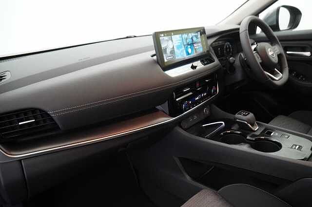 Nissan X-Trail 1.5 VC-T MH 163 N-Connecta X-Tronic Auto with 5 Seats + Nav and 360 Cameras