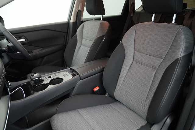 Nissan X-Trail 1.5 VC-T MH 163 N-Connecta X-Tronic Auto with 5 Seats + Nav and 360 Cameras