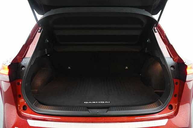 Nissan Qashqai 1.3 DIG-T MH 158 2WD N-Connecta X-Tronic Auto with Nav + 360 View Cameras