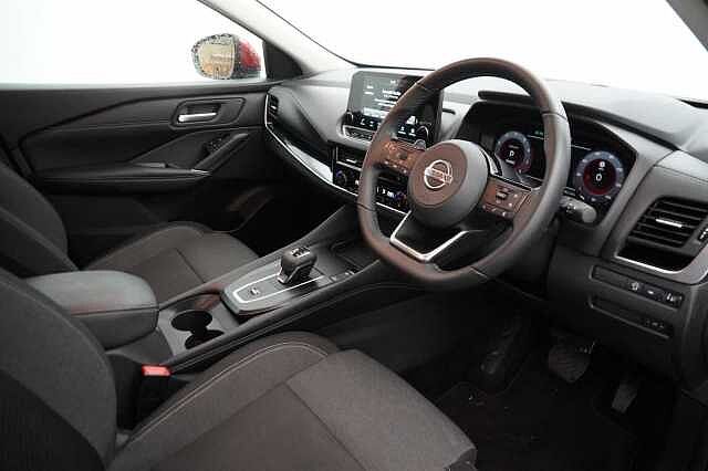 Nissan Qashqai 1.3 DIG-T MH 158 2WD N-Connecta X-Tronic Auto with Nav + 360 View Cameras