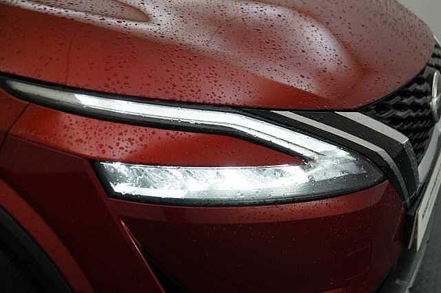 Nissan Qashqai 1.3 DIG-T MH 158 2WD N-Connecta X-Tronic Auto with Nav + 360 View Cameras