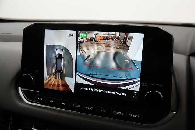 Nissan Qashqai 1.3 DIG-T MH 158 2WD N-Connecta X-Tronic Auto with Nav + 360 View Cameras