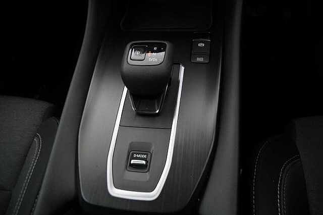 Nissan Qashqai 1.3 DIG-T MH 158 2WD N-Connecta X-Tronic Auto with Nav + 360 View Cameras