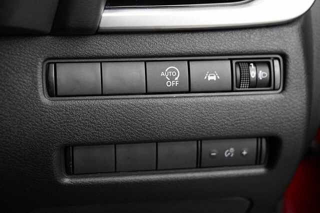 Nissan Qashqai 1.3 DIG-T MH 158 2WD N-Connecta X-Tronic Auto with Nav + 360 View Cameras