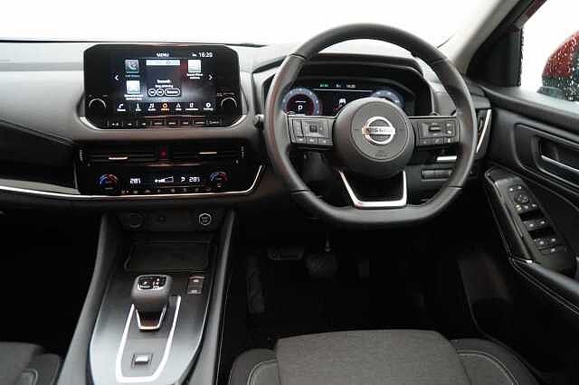 Nissan Qashqai 1.3 DIG-T MH 158 2WD N-Connecta X-Tronic Auto with Nav + 360 View Cameras