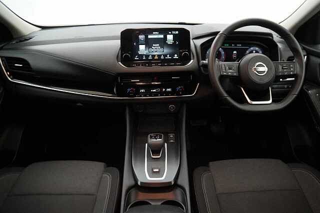 Nissan Qashqai 1.3 DIG-T MH 158 2WD N-Connecta X-Tronic Auto with Nav + 360 View Cameras