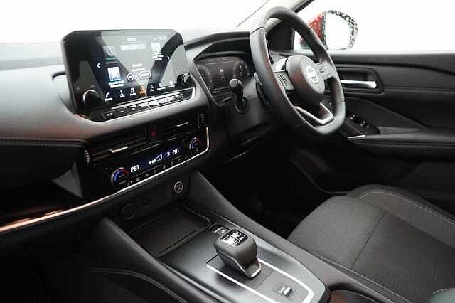 Nissan Qashqai 1.3 DIG-T MH 158 2WD N-Connecta X-Tronic Auto with Nav + 360 View Cameras