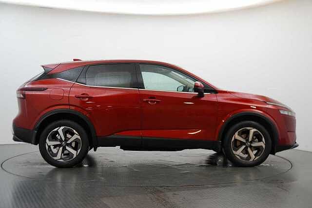 Nissan Qashqai 1.3 DIG-T MH 158 2WD N-Connecta X-Tronic Auto with Nav + 360 View Cameras