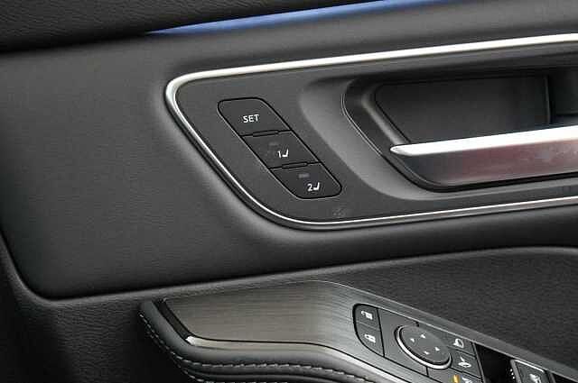 Nissan X-Trail 1.5 VC-T MH 163 Tekna X-Tronic Auto with 7 Seats and Panoramic Sunroof