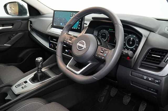 Nissan Qashqai 1.3 DIG-T MH 140 N-Connecta with Glass Roof Pack + Sat Nav and 360 Cameras