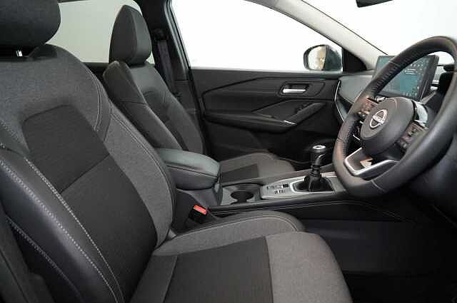 Nissan Qashqai 1.3 DIG-T MH 140 N-Connecta with Glass Roof Pack + Sat Nav and 360 Cameras