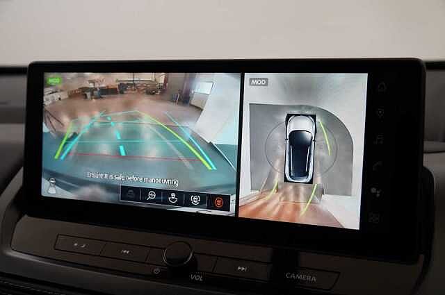 Nissan Qashqai 1.3 DIG-T MH 140 N-Connecta with Glass Roof Pack + Sat Nav and 360 Cameras