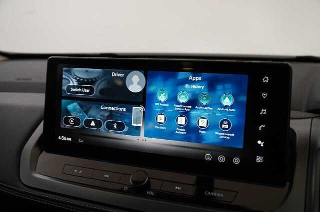 Nissan Qashqai 1.3 DIG-T MH 140 N-Connecta with Glass Roof Pack + Sat Nav and 360 Cameras