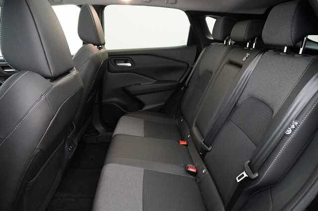 Nissan Qashqai 1.3 DIG-T MH 140 N-Connecta with Glass Roof Pack + Sat Nav and 360 Cameras
