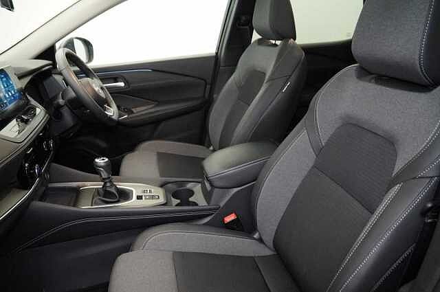Nissan Qashqai 1.3 DIG-T MH 140 N-Connecta with Glass Roof Pack + Sat Nav and 360 Cameras