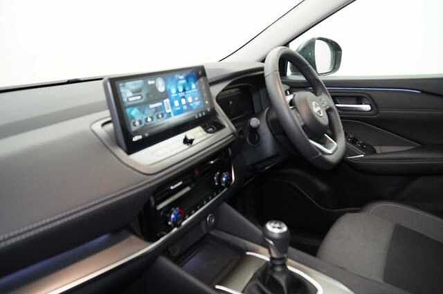 Nissan Qashqai 1.3 DIG-T MH 140 N-Connecta with Glass Roof Pack + Sat Nav and 360 Cameras