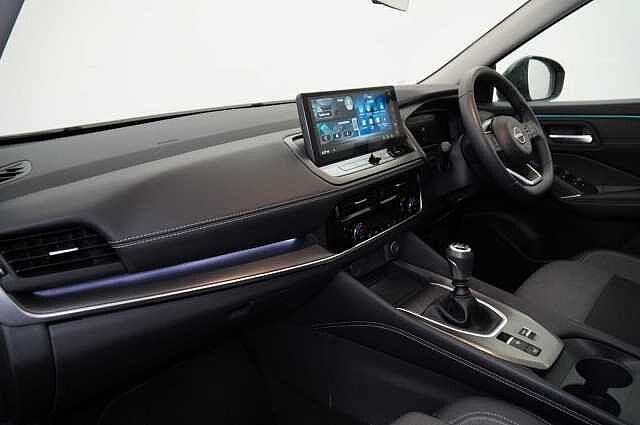 Nissan Qashqai 1.3 DIG-T MH 140 N-Connecta with Glass Roof Pack + Sat Nav and 360 Cameras