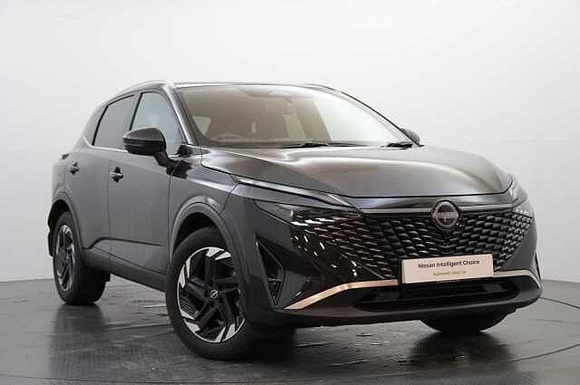 Nissan Qashqai 1.3 DIG-T MH 140 N-Connecta with Glass Roof Pack + Sat Nav and 360 Cameras