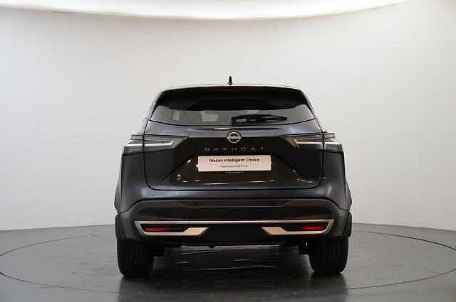 Nissan Qashqai 1.3 DIG-T MH 140 N-Connecta with Glass Roof Pack + Sat Nav and 360 Cameras