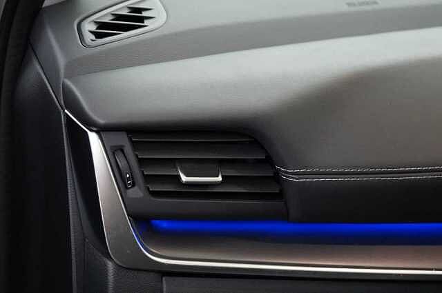 Nissan Qashqai 1.3 DIG-T MH 140 N-Connecta with Glass Roof Pack + Sat Nav and 360 Cameras