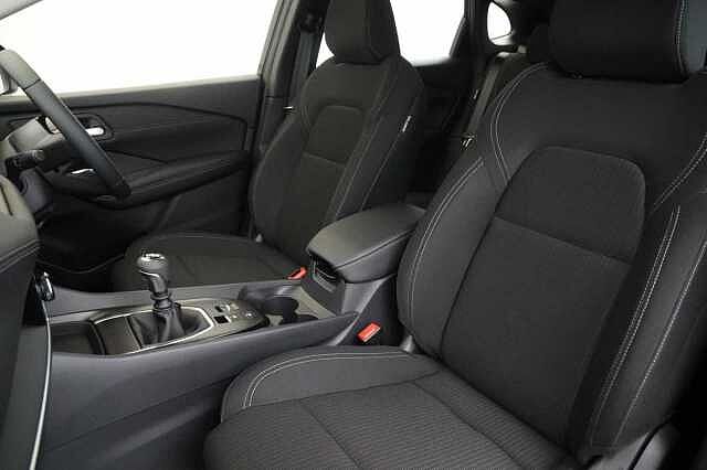 Nissan Qashqai 1.3 DIG-T MH 140 Acenta Premium with Rear View Camera and Intelligent Key