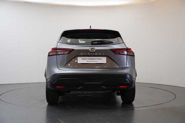 Nissan Qashqai 1.3 DIG-T MH 140 Acenta Premium with Rear View Camera and Intelligent Key