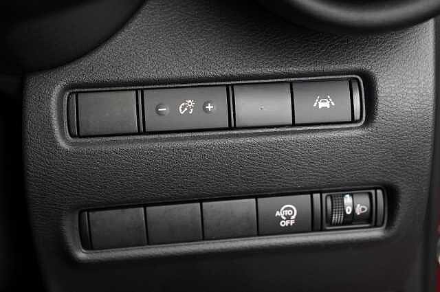 Nissan Juke 1.0 DIG-T 114 N-Connecta with Sat Nav + Rear Camera and Heat Pack Upgrade