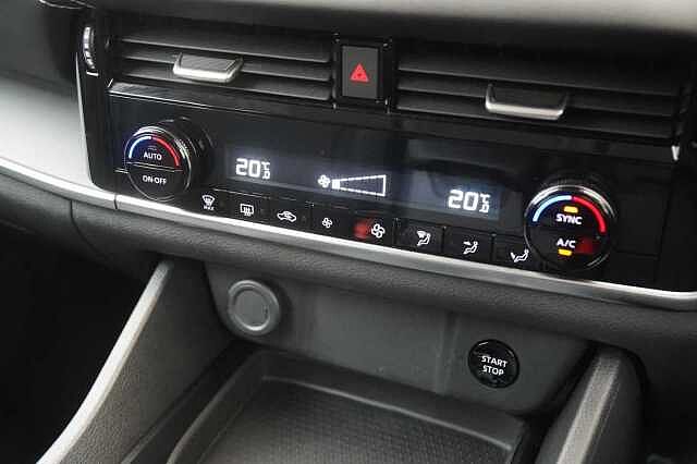 Nissan Qashqai 1.5 190 e-Power Acenta Premium Auto with Rear Camera and Apple + Android