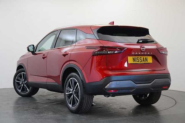 Nissan Qashqai 1.3 DIG-T MH 158 Tekna X-Tronic Auto with Glass Roof and Pro Pilot Assist