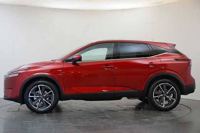 Nissan Qashqai 1.3 DIG-T MH 158 Tekna X-Tronic Auto with Glass Roof and Pro Pilot Assist