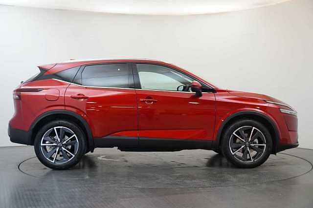 Nissan Qashqai 1.3 DIG-T MH 158 Tekna X-Tronic Auto with Glass Roof and Pro Pilot Assist
