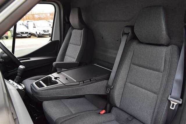 Nissan Interstar 2.0 dCi 130 Tekna L3 H2 3.5T Panel Van