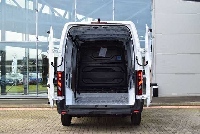 Nissan Interstar 2.0 dCi 130 Tekna L3 H2 3.5T Panel Van