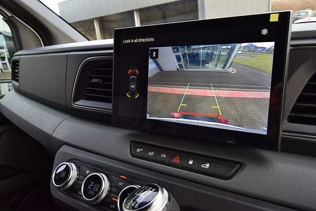 Nissan Interstar 2.0 dCi 130 Tekna L3 H2 3.5T Panel Van