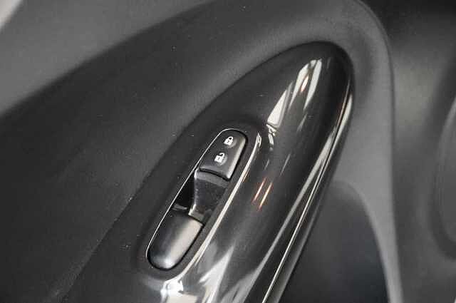 Nissan Juke 1.6 112 BOSE Personal Edition with Nav + Rear Camera & Black Exterior Pack